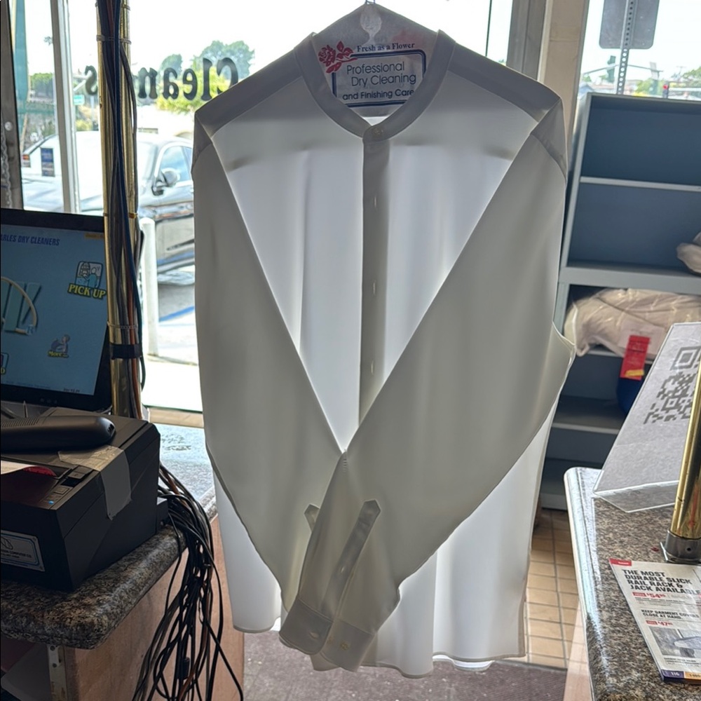 Perry Ellis White Dress Shirt with V-Pleat Detail